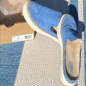 Womens Ugg Caleel slip on moccasins, periwinkle blue! So Pretty! Worn 1x sz 8!